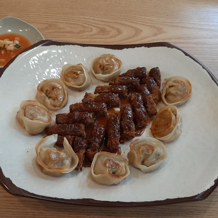 photo of Loving Hut Ansan Gojan Station Bean Tonkatsu and Fried Mandu shared by @maiaceto on  23 Nov 2022 - review