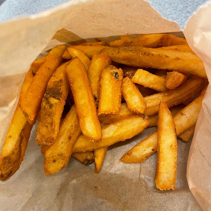 photo of Veggie Grill Large Fries shared by @janetisvegan on  22 Sep 2021 - review