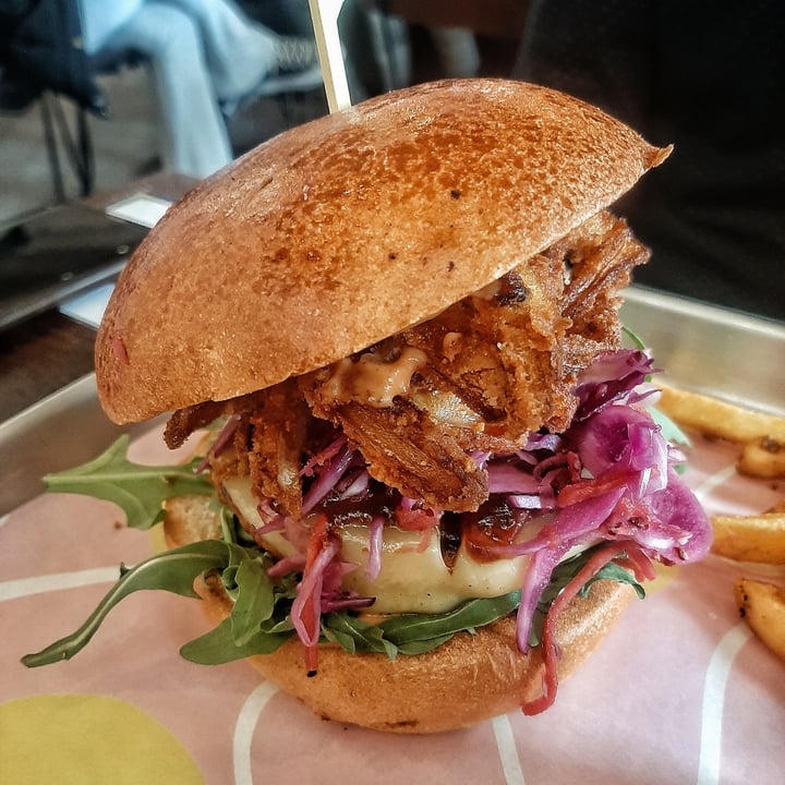 photo of The Vurger Co Bbq Pork shared by @pugliavegan on  06 Apr 2022 - review