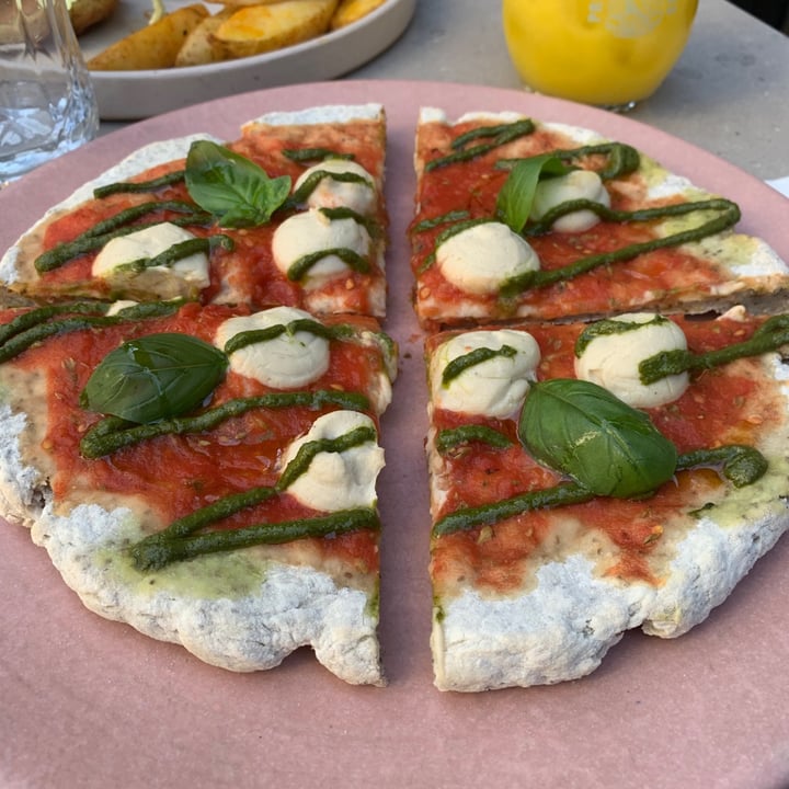 photo of Mudrá Pizza Margherita shared by @ariagosti on  20 Jul 2021 - review