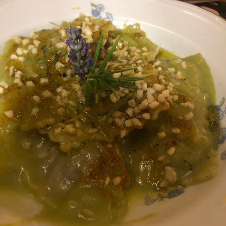 photo of Amaranto Bistrot Ravioli Con Crema Di Zucchine, Mandorle, Spezie e Limone shared by @susannabije on  20 Jun 2022 - review