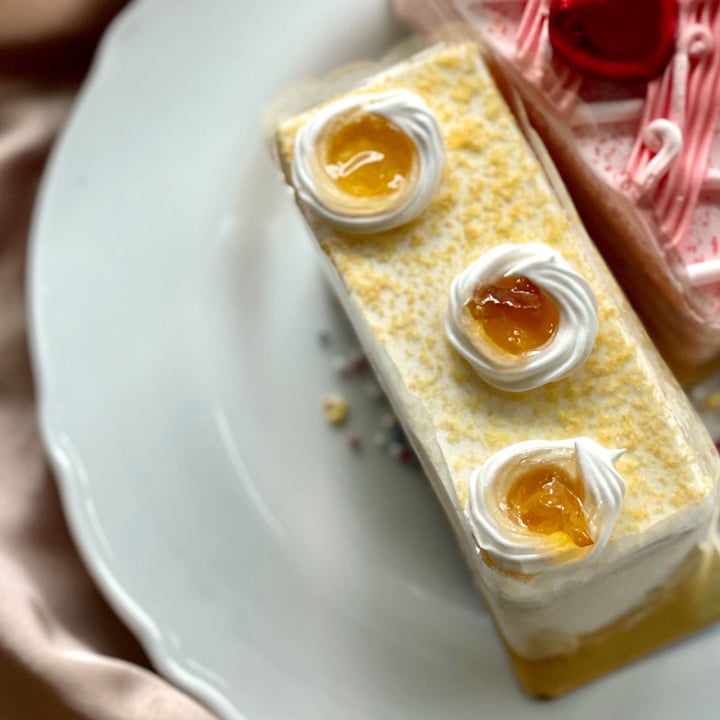 review photo of M Bakery Yuzu Cake shared by @simhazel on 29 Apr 2021 - review