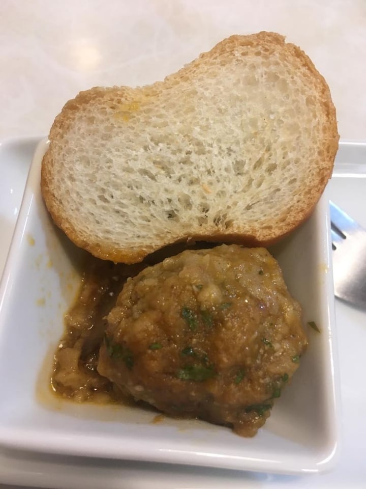 review photo of El K-feto Albóndiga de Seitán con salsa de Champiñones shared by @gemma on 23 Jul 2019 - review