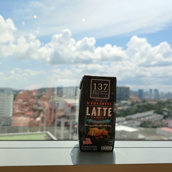 photo of 137 degrees Almond Milk Iced Coffee Latte shared by @stevenneoh on  21 Apr 2021 - review
