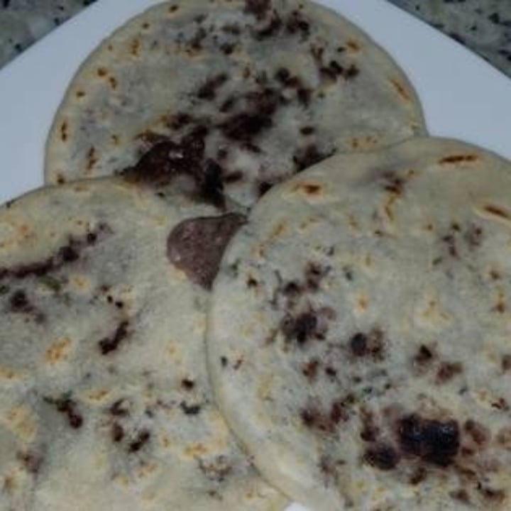 photo of Pupuseria Suiza Pupusas de frijol con espinacas shared by @jcarlos1 on  10 Jul 2022 - review