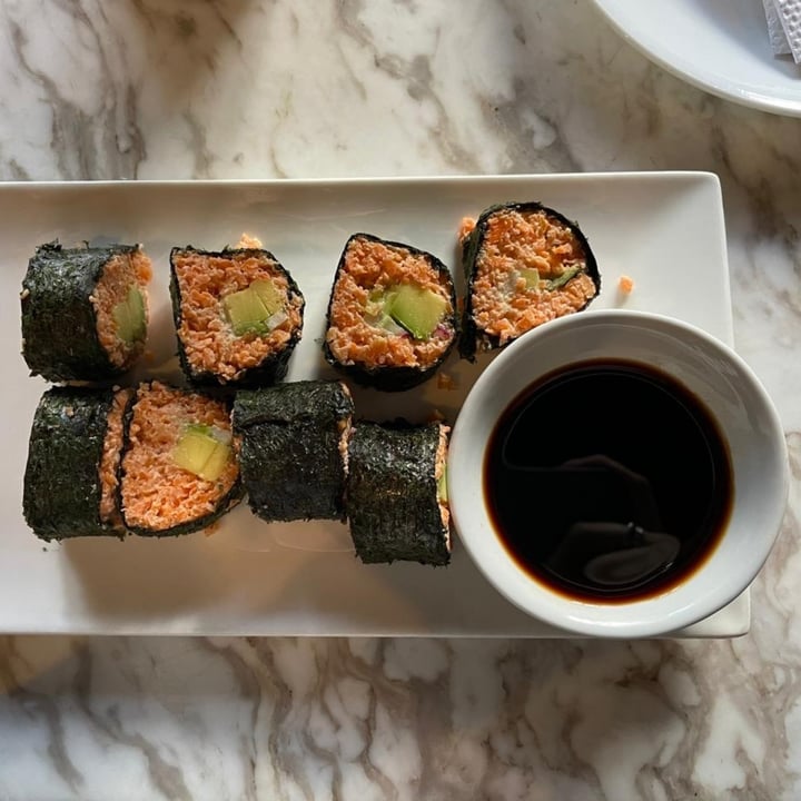 photo of Makeout Colombia Sushi de zanahoria shared by @gisselleearthling on  05 Aug 2021 - review