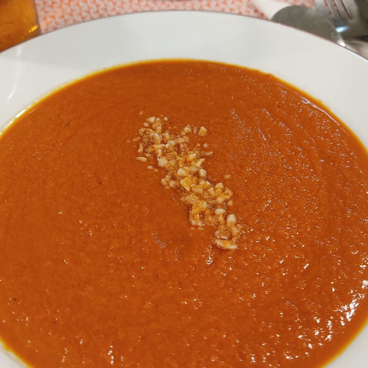 review photo of Verde Mostaza Hamburgueseria Vegetariana Crema de zanahoria y remolacha shared by @lauraorts on 10 Jul 2022 - review