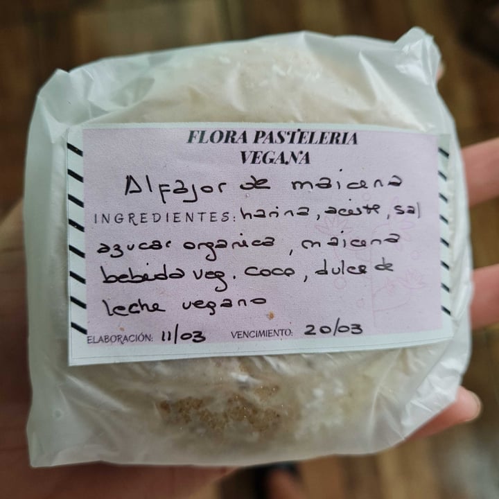 photo of Flora Pasteleria Vegana Alfajor Maicena shared by @ayelenlogiuratto on  15 Mar 2021 - review