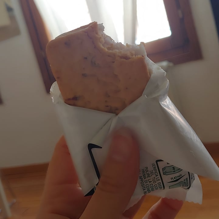 review photo of Sammontana biscotti gelato alla vaniglia shared by @giuliaaromano on 27 Jun 2022 - review