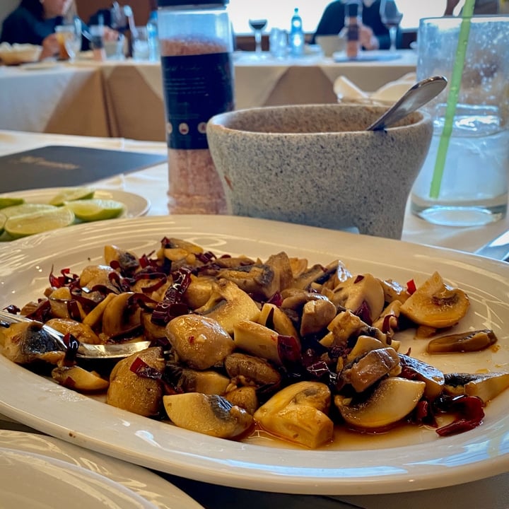 review photo of MIRADOR RESTAURANTE Champiñones Al Ajillo shared by @jourbano on 22 Dec 2019 - review