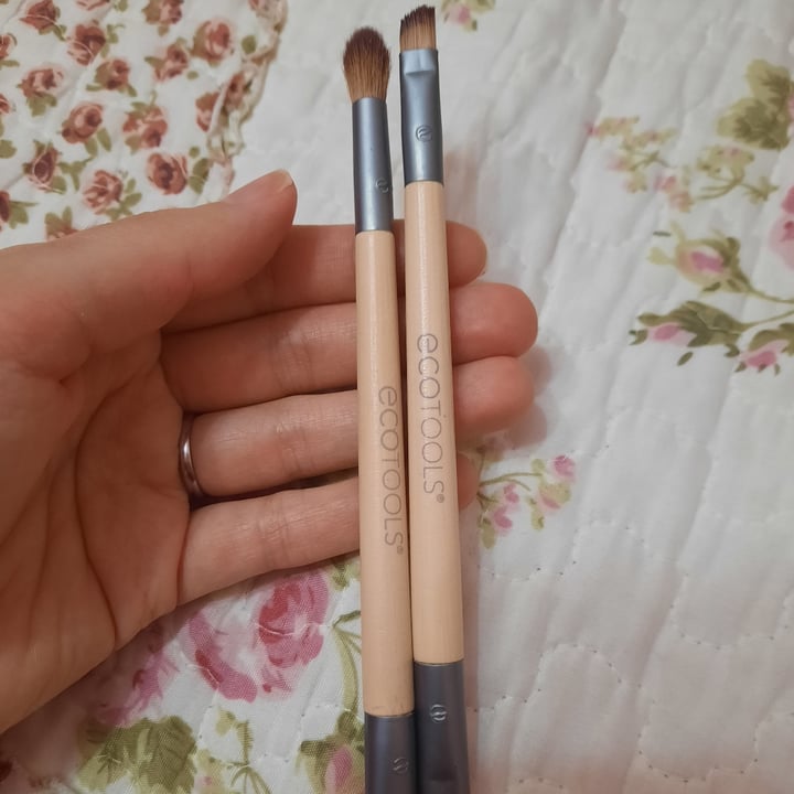 photo of EcoTools Eco tools Eye Brushes shared by @camilac2505 on  22 Sep 2020 - review