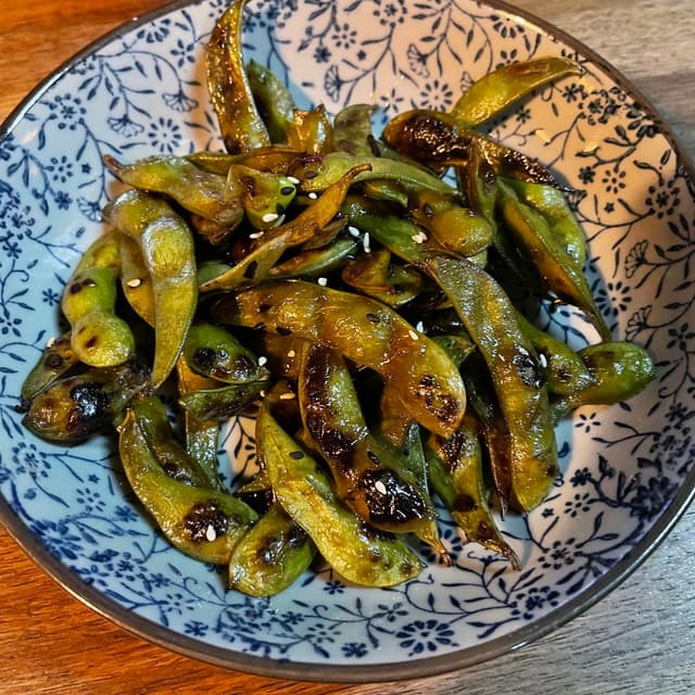 菜肴“Umami Edamame”的照片