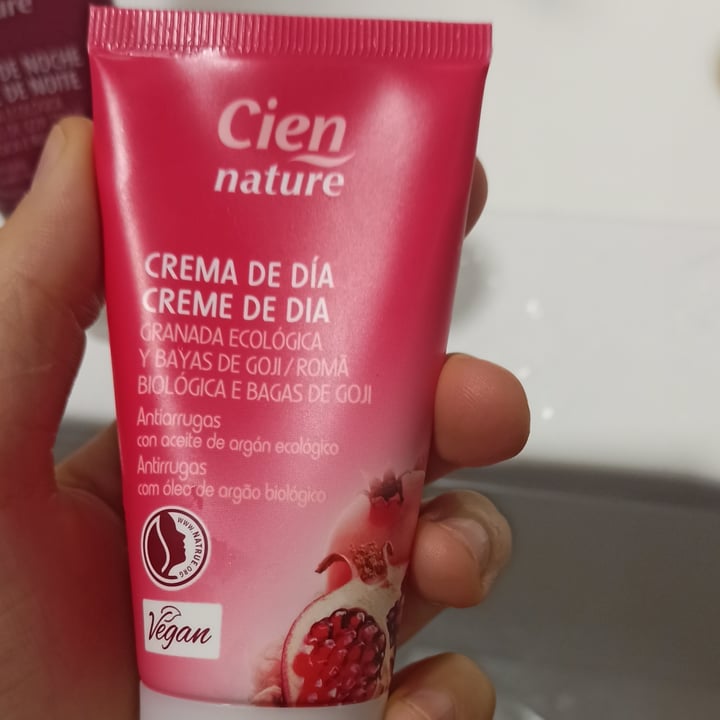 review photo of Cien Crema de Dia Granada Ecologica shared by @yasy on 23 Dec 2020 - review
