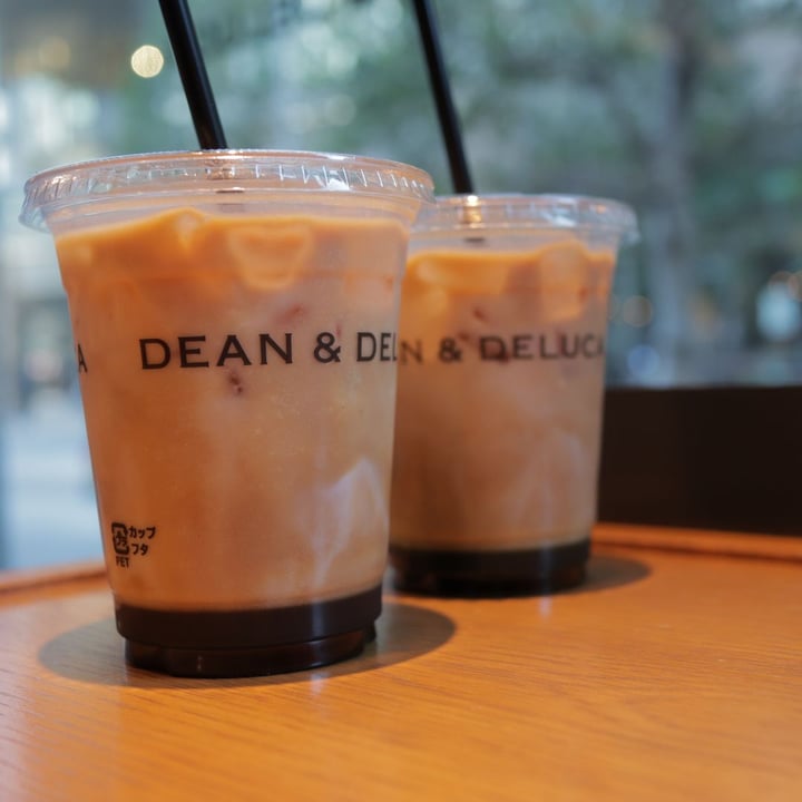 photo of Dean & DeLuca Café Marunouchi almond milk chai latte shared by @hmvegan on  18 Apr 2020 - review