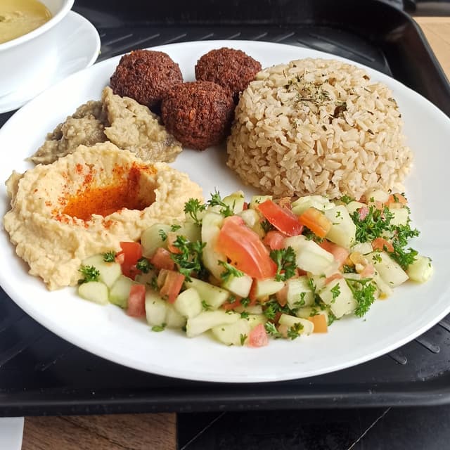 Photo du plat “Almuerzo Del Día”
