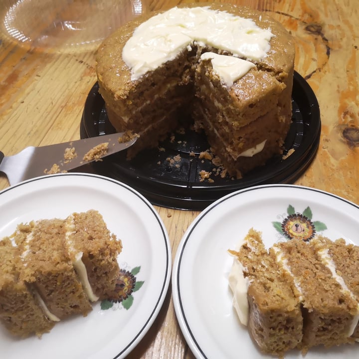 review photo of Tashy's Tasty Treats Triple layer Vegan Carrot Cake shared by @mrtraam on 01 Dec 2021 - review