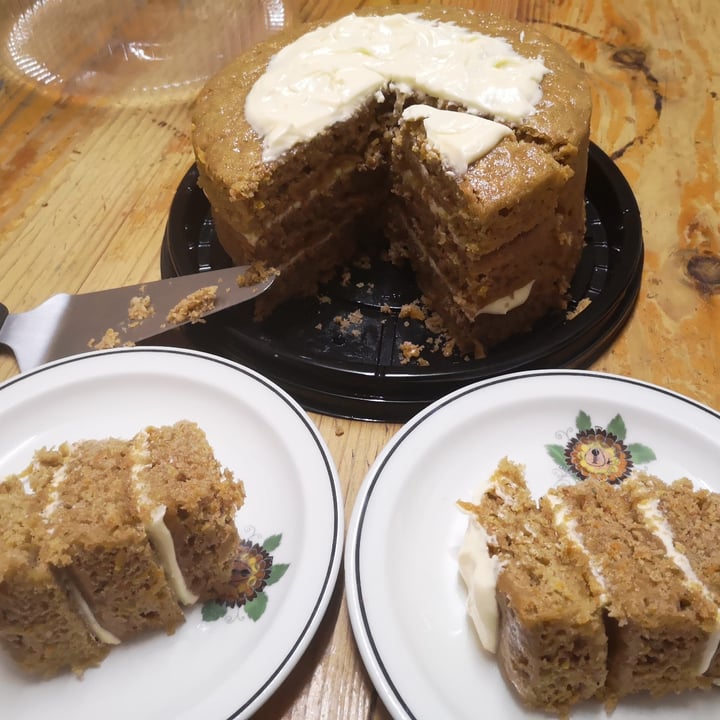 photo of Tashy's Tasty Treats Triple layer Vegan Carrot Cake shared by @mrtraam on  01 Dec 2021 - review