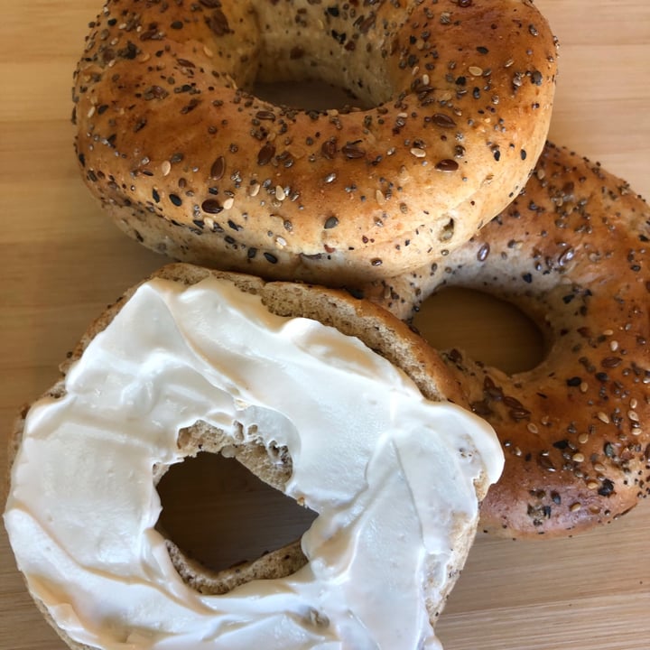 photo of Dave's Killer Bread Epic Everything Bagels shared by @veggietable on  09 Dec 2020 - review