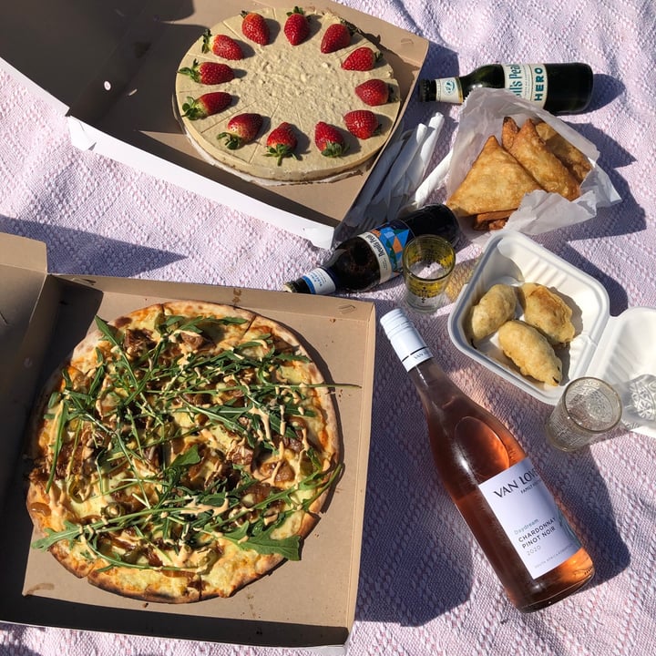photo of Camel Rock Restaurant Pulled Jackfruit Pizza shared by @gabygerber on  25 Aug 2020 - review
