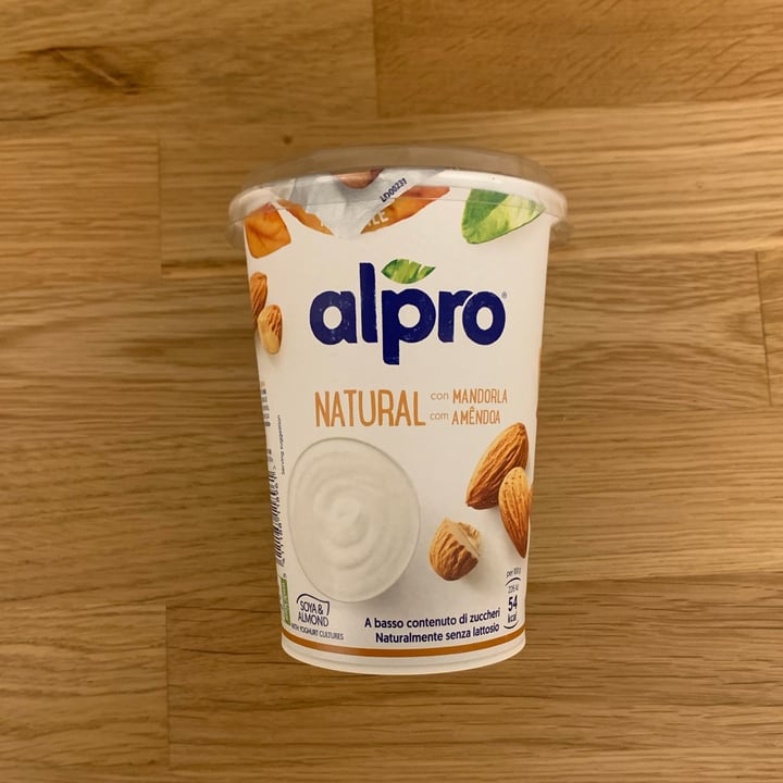 photo of Alpro Yogurt mandorla shared by @vanessasinatra on  30 Oct 2022 - review