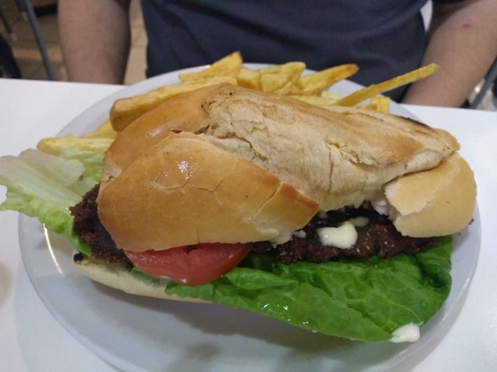 photo of Loving Hut Microcentro Sandwich Lomito Rebozado shared by @luciabianchi on  21 Sep 2019 - review