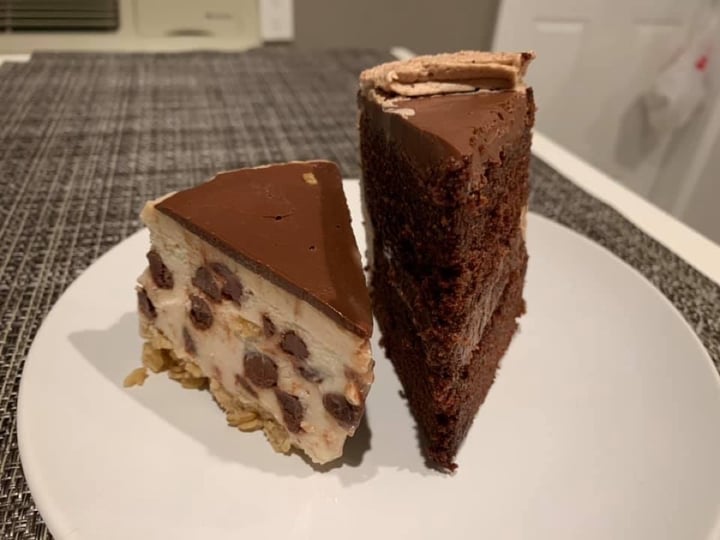 review photo of Whole Foods Market Chocolate Chip Cheesecake shared by @alevegana on 21 Jan 2020 - review