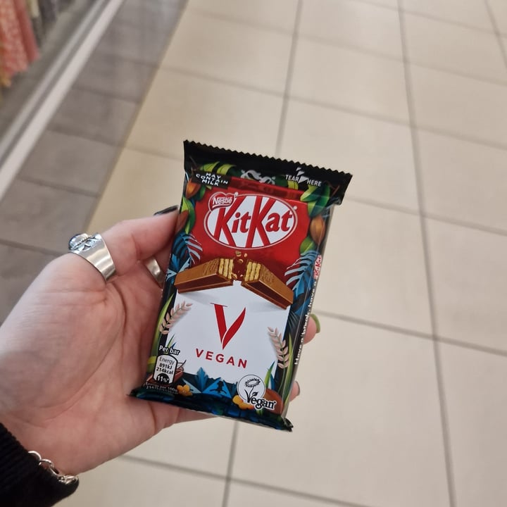 photo of Nestlé Kitkat Vegan shared by @lowrimoxo on  18 Oct 2022 - review