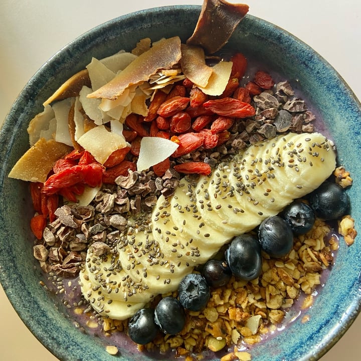 photo of Hula Juice Bar & Gallery Açai bowl shared by @kimsenior on  02 Oct 2022 - review