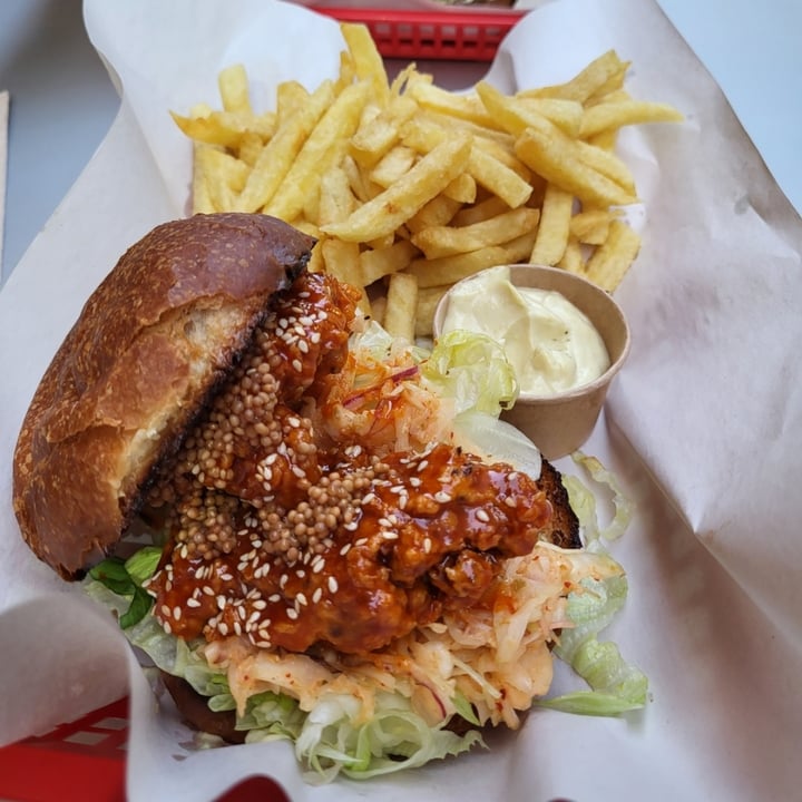 review photo of Kitsune Burgers Korean Fried Mushroom shared by @ceciliagb on 24 Apr 2022 - review