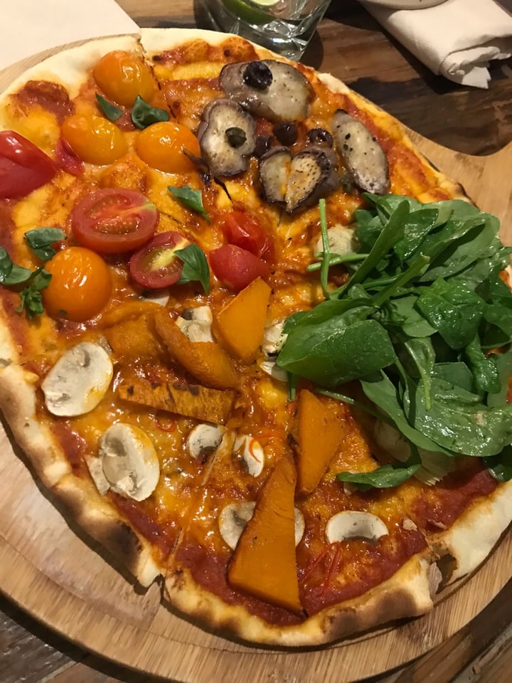 photo of POP Vegan Four Seasons Pizza shared by @letusbeheroes on  06 Jun 2019 - review