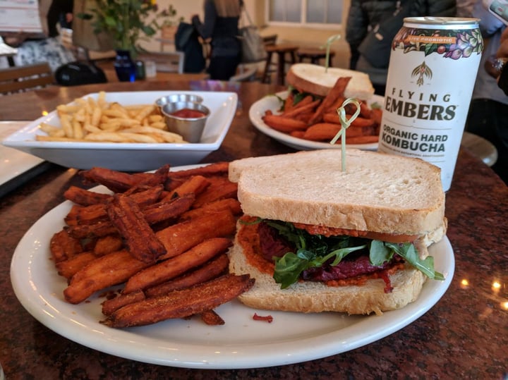 photo of Endless Summer Bar ~ Cafe Veggie burger + sweet potato fries shared by @yokat22 on  05 May 2019 - review