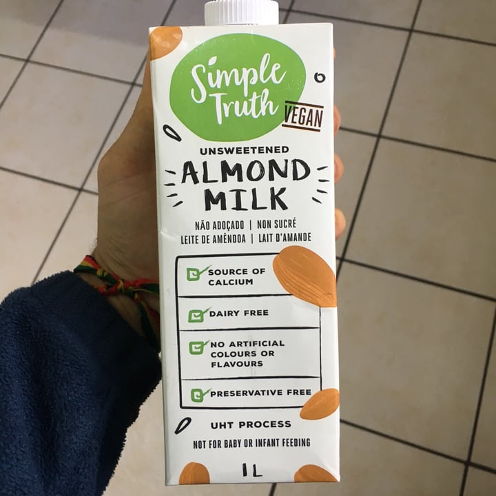 photo of Simple Truth Almond Milk shared by @mattmsantos on  10 Aug 2019 - review