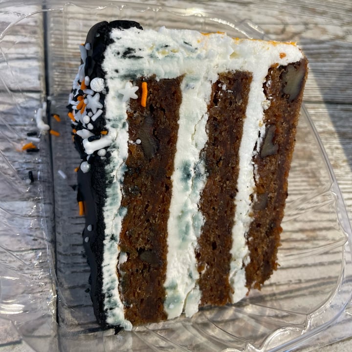 photo of Innocent Yesterday Carrot Cake shared by @veganfoodcrazy on  09 Nov 2022 - review