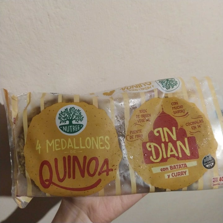 photo of Nutree Medallones de Quinoa sabor Indian con Batata y Curry shared by @juligerez on  04 Apr 2021 - review