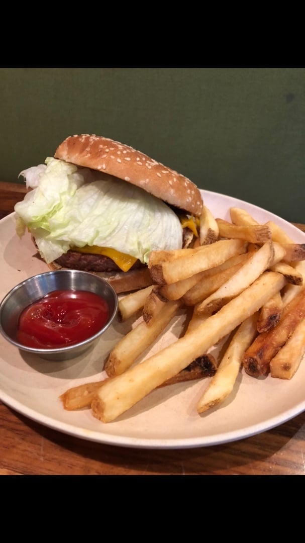 photo of Veggie Grill VG Beyond Burger shared by @soniaelsie on  16 Apr 2020 - review