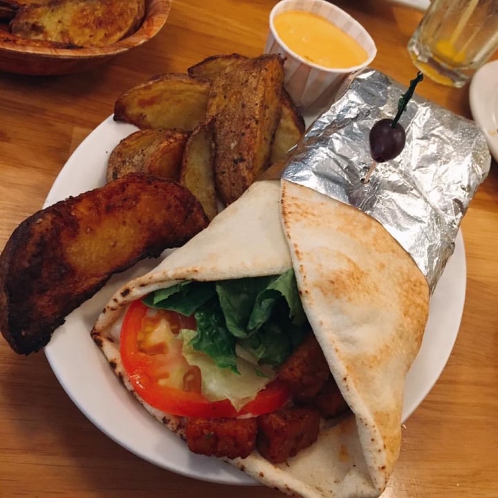 photo of Aux Vivres Plateau Gyro shared by @alternativevegan on  03 Aug 2020 - review