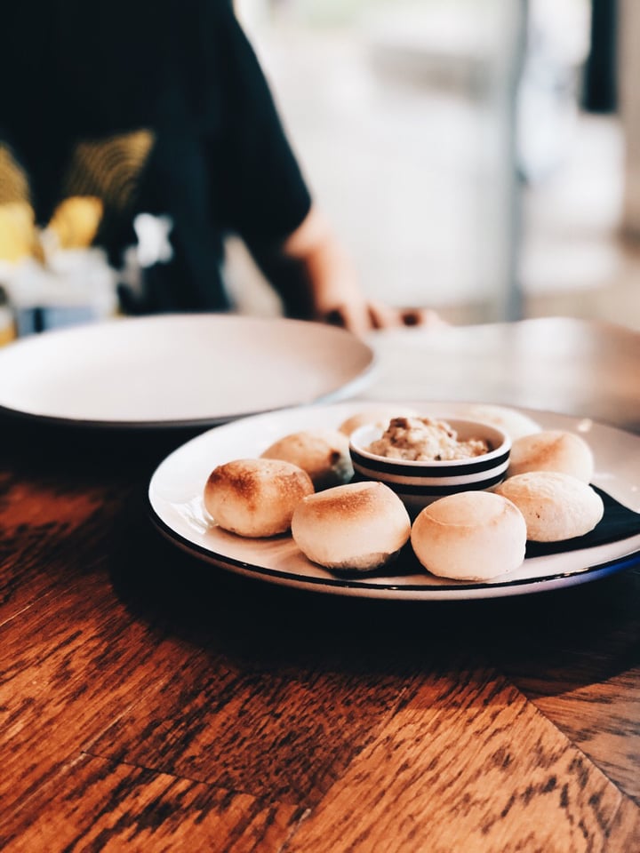 photo of PizzaExpress Dough Balls 'PizzaExpress' shared by @consciouscookieee on  23 Feb 2019 - review