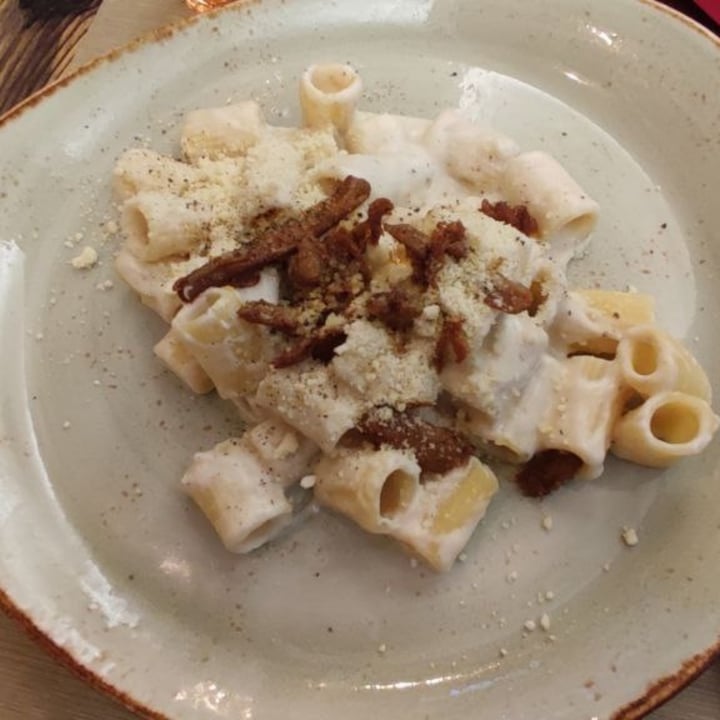 photo of Rifugio Romano mezzemaniche alla gricia vegan shared by @orsablu on  26 Nov 2022 - review