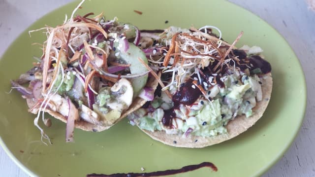 Photo of the dish “Tostadas Variadas”