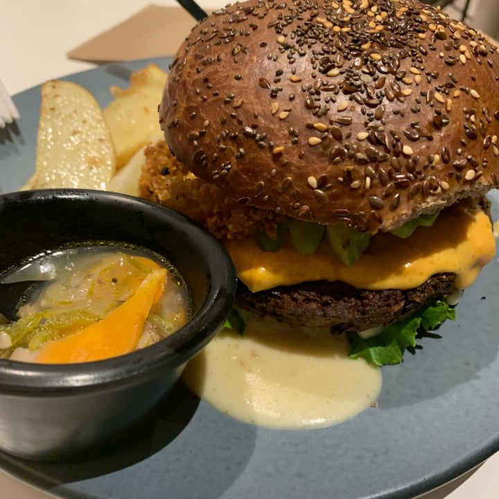 photo of Vegan Inc Puebla Double Chesse Burger shared by @mariaart on  29 Dec 2021 - review