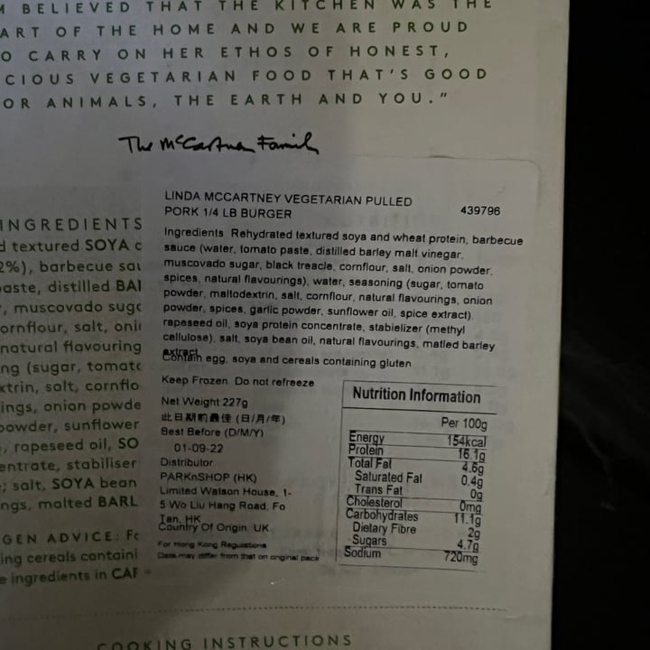 review photo of Linda McCartney's 2 Vegetarian Pulled Pork 1/4lb Burgers shared by @sunporklegogay on 10 Oct 2021 - review