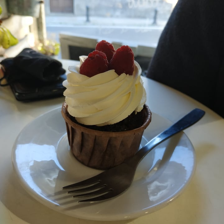photo of Alice in Wonderpie Cupcake con frambuesa shared by @runa on  22 Oct 2021 - review