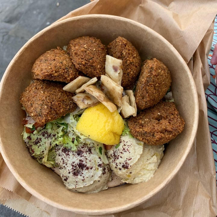 photo of Santo Falafel Balania shared by @martachatnoir92 on  12 May 2022 - review