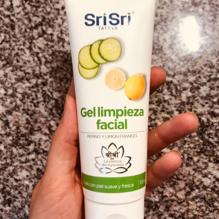 review photo of SriSri Tattva Gel Limpieza Facial Pepino Y Limon Frances shared by @emiliaplazaperez on 12 Mar 2021 - review