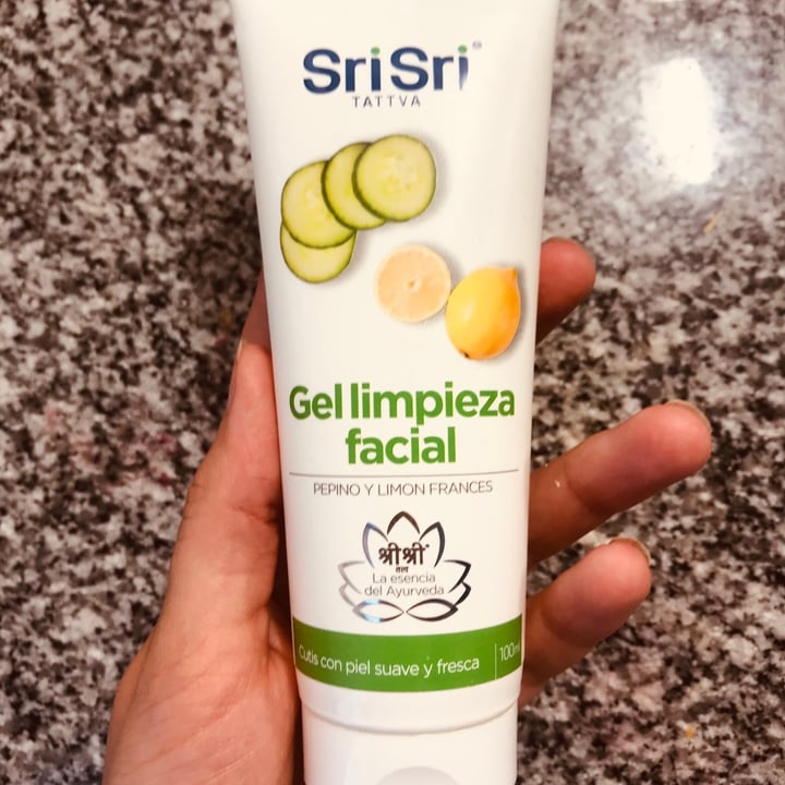 photo of SriSri Tattva Gel Limpieza Facial Pepino Y Limon Frances shared by @emiliaplazaperez on  12 Mar 2021 - review