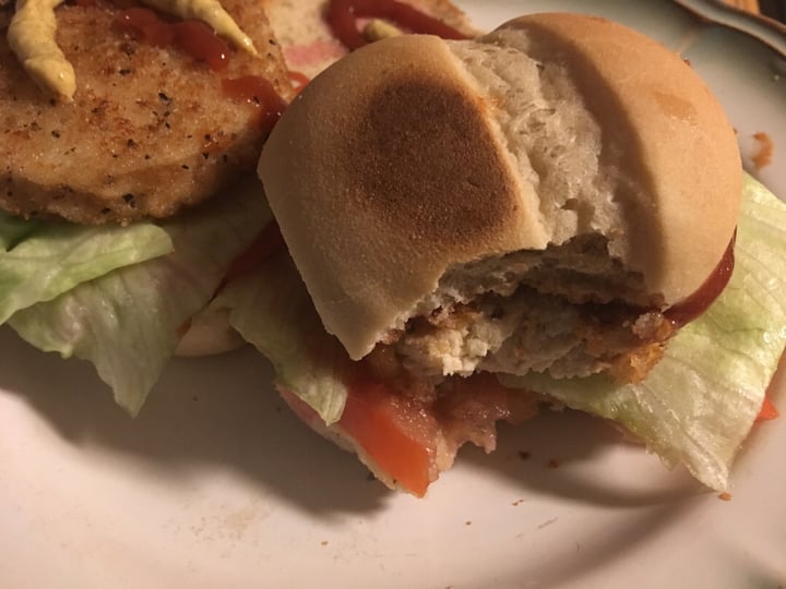 photo of Gardein Crispy Chick’n Sliders shared by @jessluch on  16 Apr 2020 - review