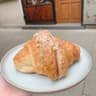 SZKLARNIA kawa książki kwiaty