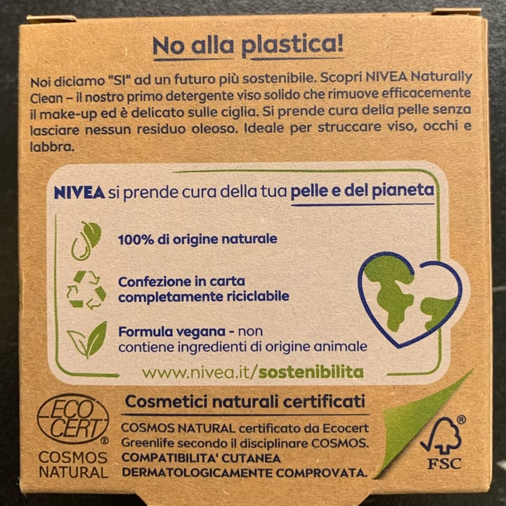 photo of Nivea Detergente Viso Solido “Naturally Clean” Struccante shared by @stemo on  02 Feb 2022 - review