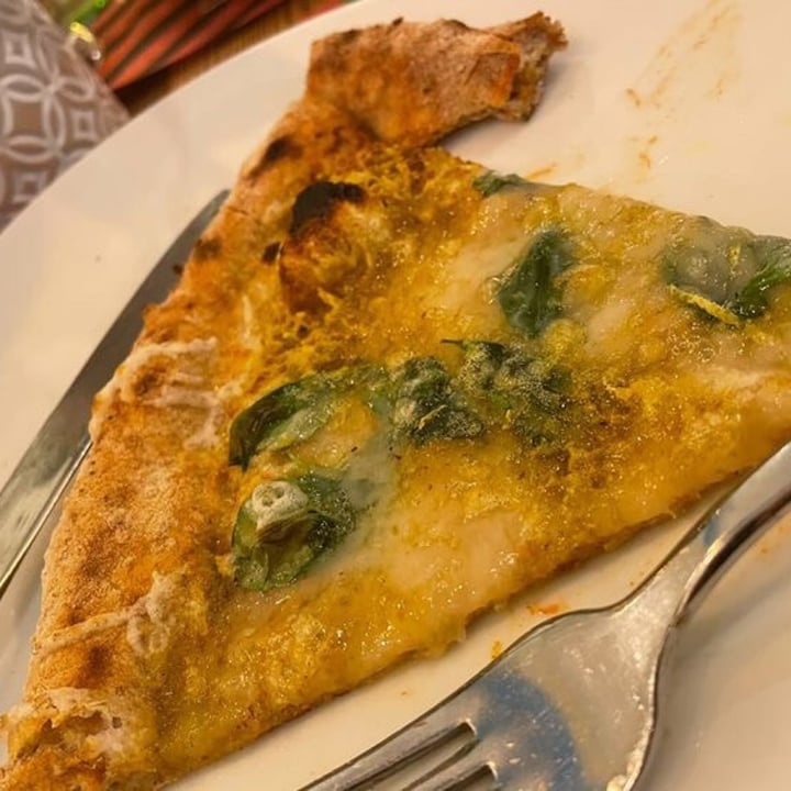 photo of Capperi che Pizza Brontese vegana shared by @tobie on  20 Oct 2021 - review