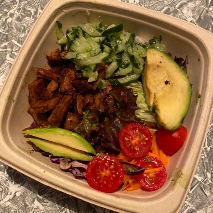 photo of Veggiezz High protein low carb salad shared by @vanpanda on  05 Oct 2020 - review